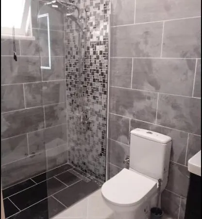 Remarkable 4-Bed Villa 빌라